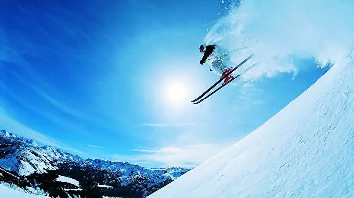 Skiing theme for Windows 10 Slideshow image 4