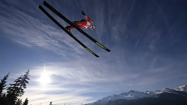 Skiing theme for Windows 10 Slideshow image 2