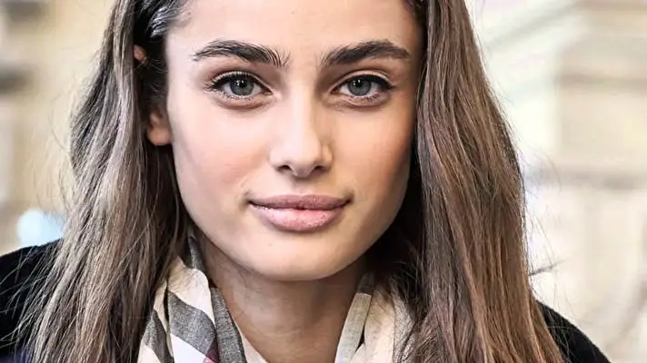 Taylor Hill theme for Windows 10 Slideshow image 4