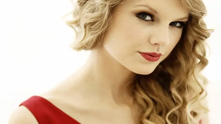 Taylor Swift motiv pro Windows 10 Obrázek prezentace 4