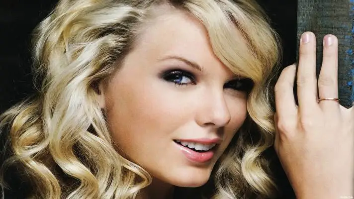 Taylor Swift 2 motiv pro Windows 10 Obrázek prezentace 2