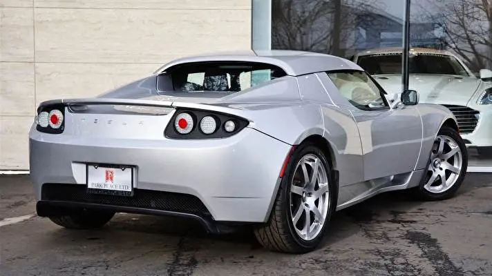 Tesla Roadster theme for Windows 10 Slideshow image 5