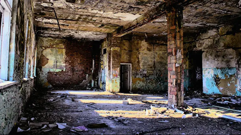 Urban Ruins theme for Windows 10 Slideshow image 4